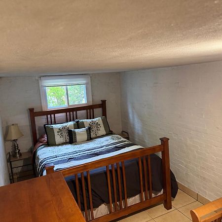First Floor One Bedroom Apartment With Full Kitchen & Bath ワシントン エクステリア 写真