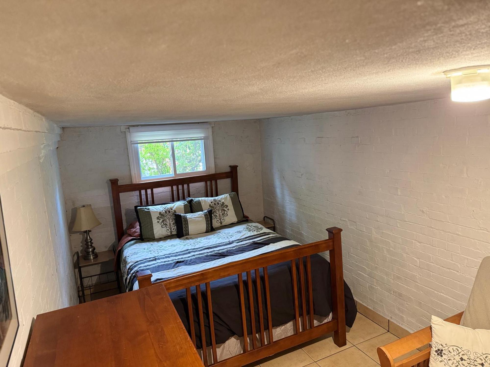 First Floor One Bedroom Apartment With Full Kitchen & Bath ワシントン エクステリア 写真